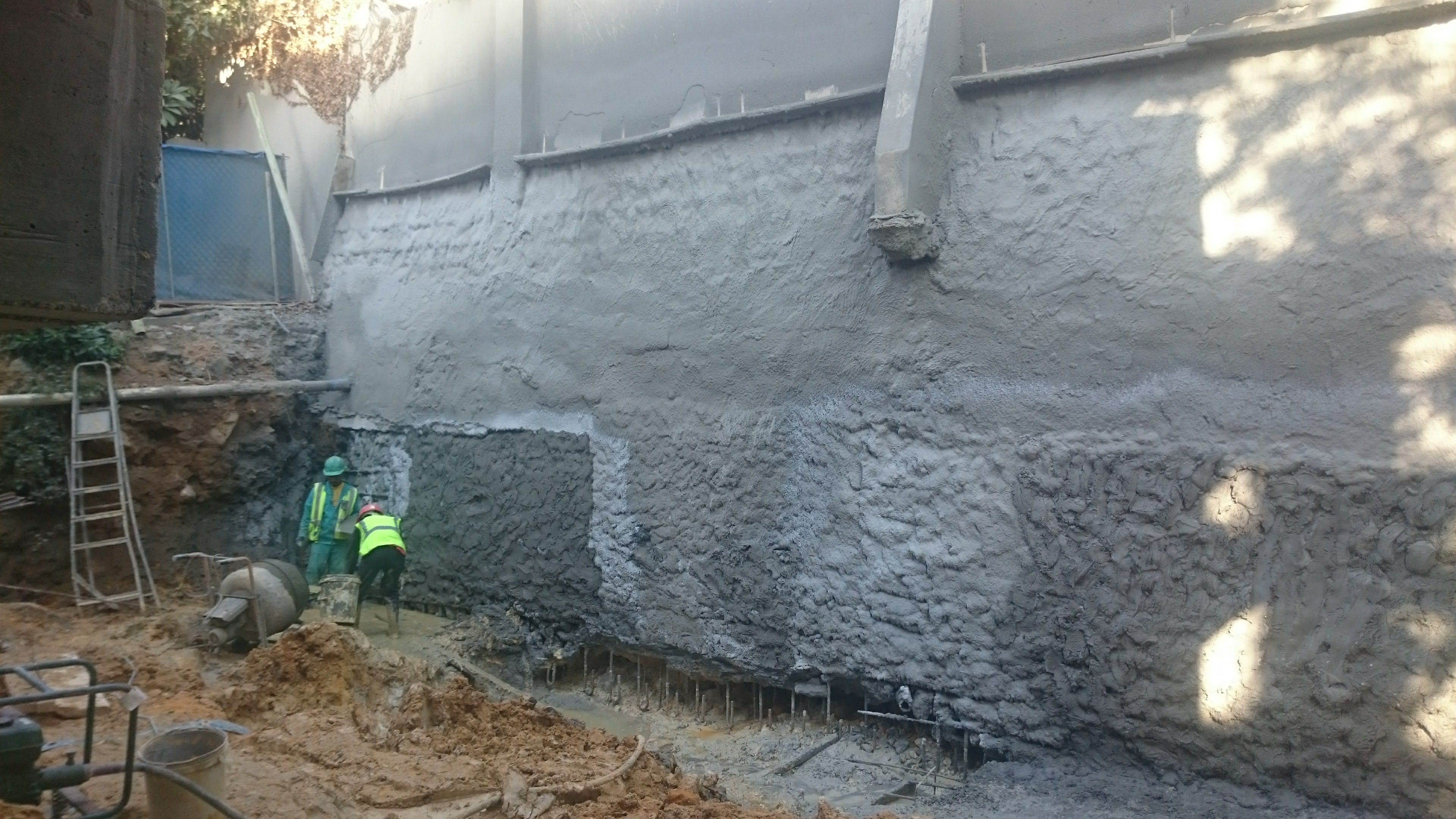 Concrete retaining wall under construction